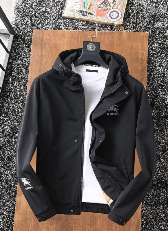 Hoodies & Sweatshirts