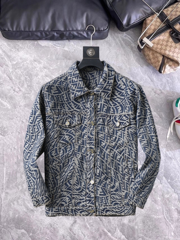Coats & Jackets