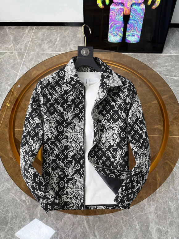 Coats & Jackets