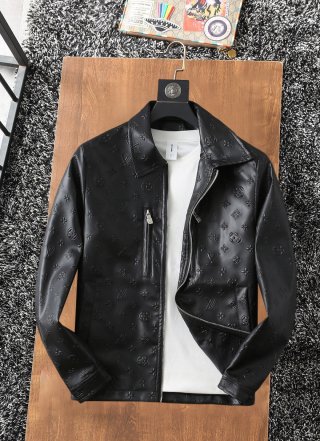 Hoodies & Sweatshirts