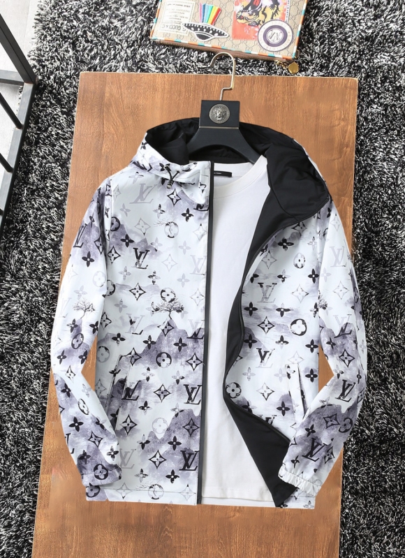 Hoodies & Sweatshirts