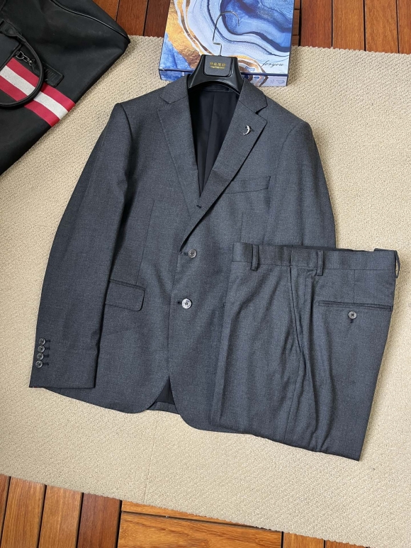 Suit
