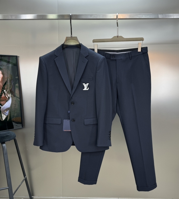 Suit