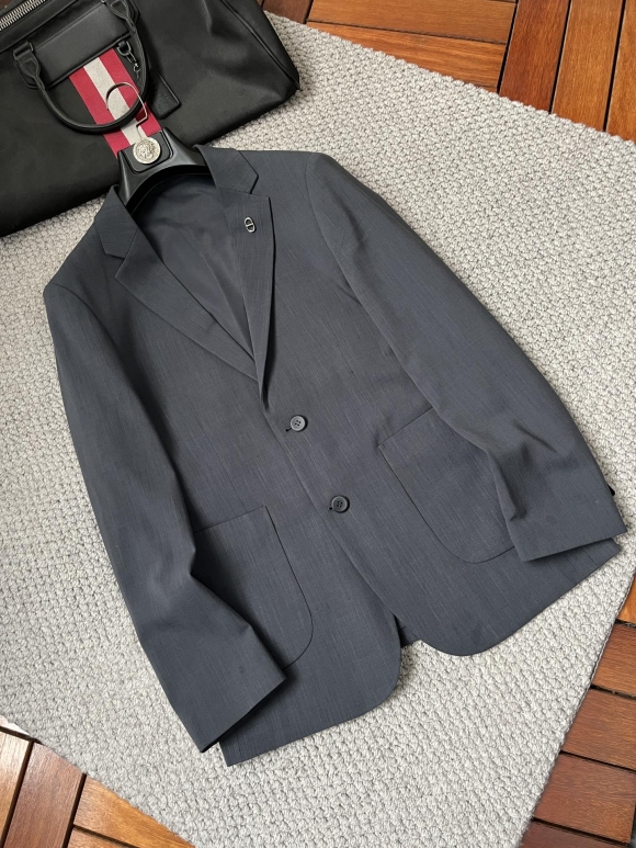 Suit Suit