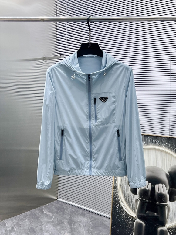 Hoodies & Sweatshirts