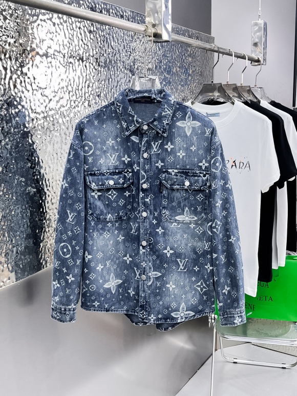 Coats & Jackets