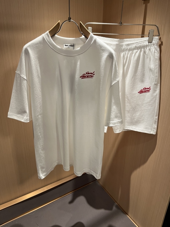 Leisure suit Leisure suit