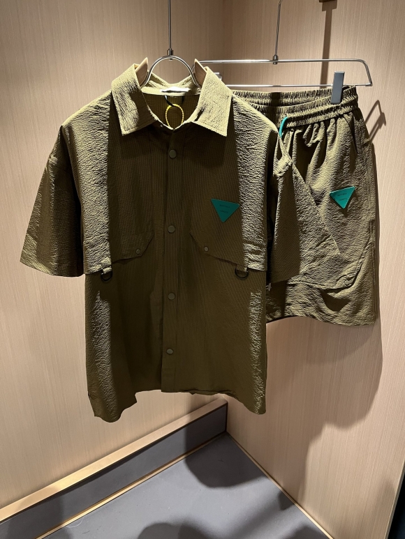 Leisure suit