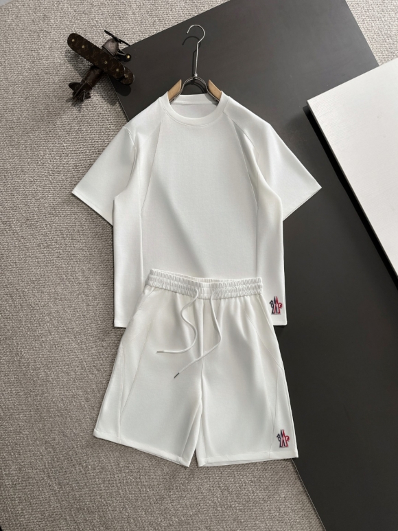 Leisure suit