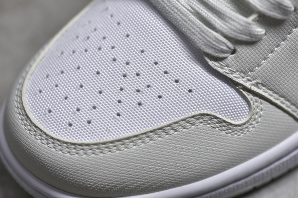 AirJordan1MidSHOES