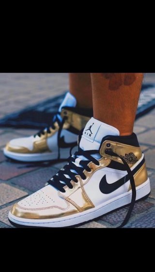 AirJordan1MidSHOES