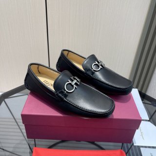 FerragamoSHOES