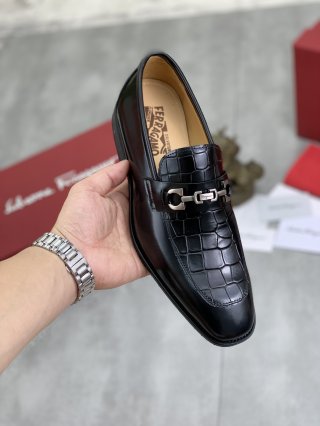FerragamoSHOES