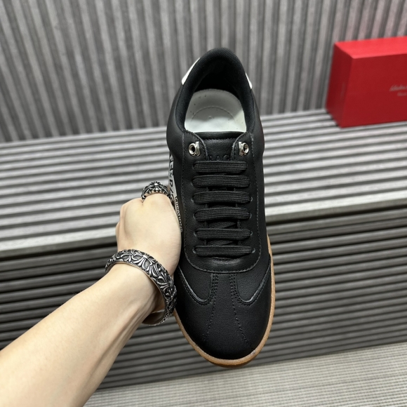 FerragamoSHOES