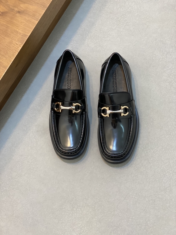 FerragamoSHOES