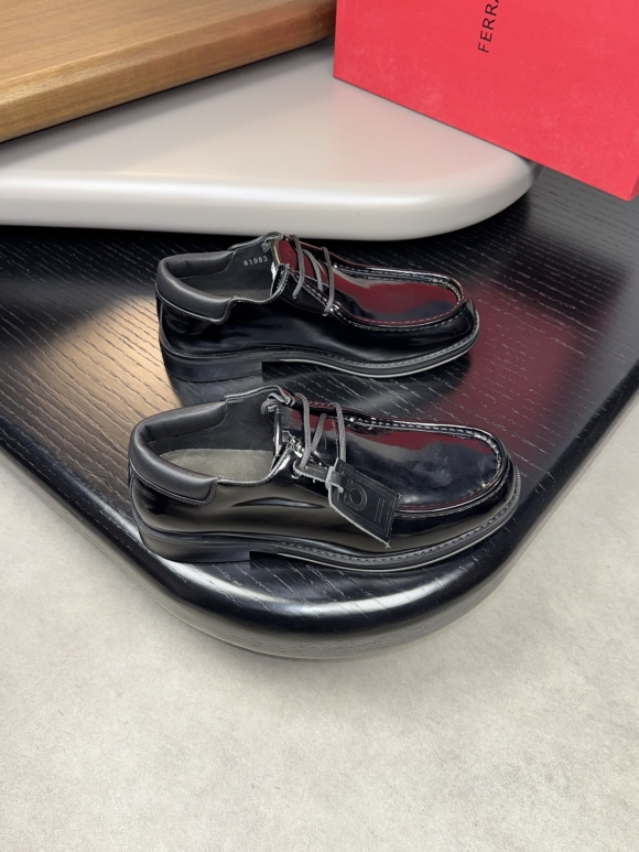 FerragamoSHOES