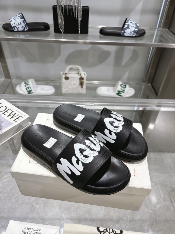 Slippers Slippers