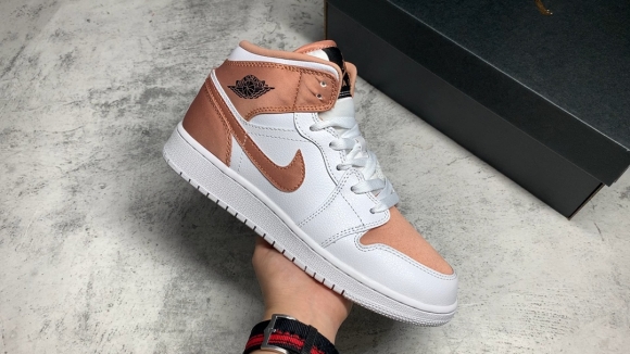 AirJordan1MidSHOES
