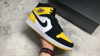 AirJordan1MidSHOES