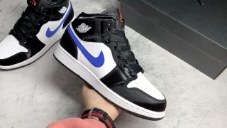 AirJordan1MidSHOES