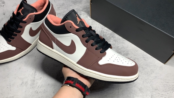 AirJordan1LowSHOES
