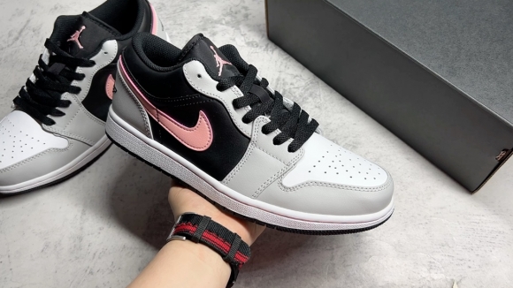AirJordan1LowSHOES