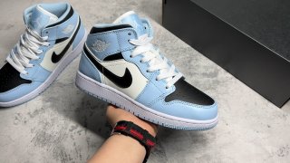 AirJordan1MidSHOES