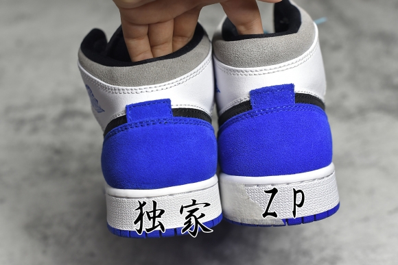 AirJordan1MidSHOES