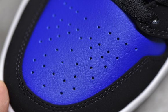 AirJordan1MidSHOES