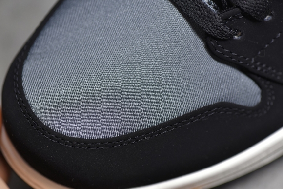 AirJordan1MidSHOES