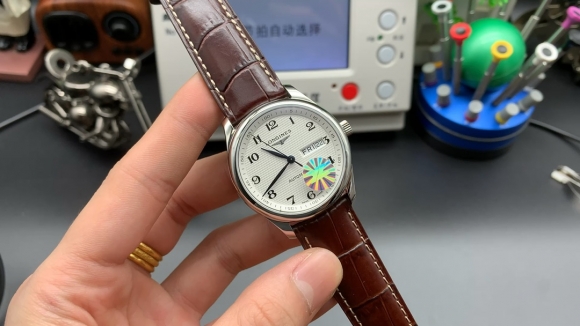 LONGINES
