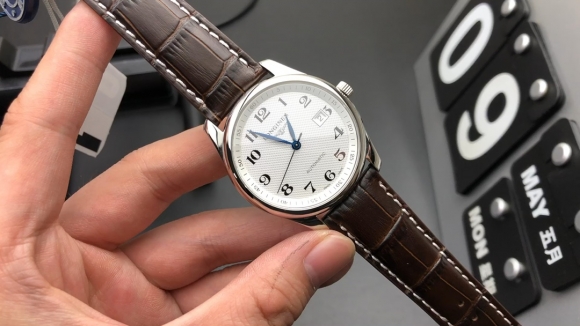 LONGINES