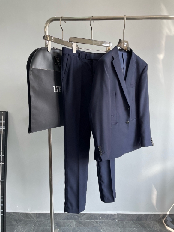 Suit