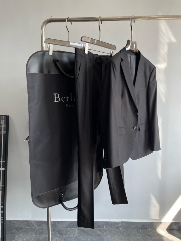 Suit Suit