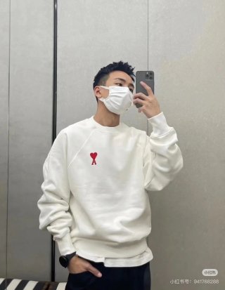 Hoodies & Sweatshirts