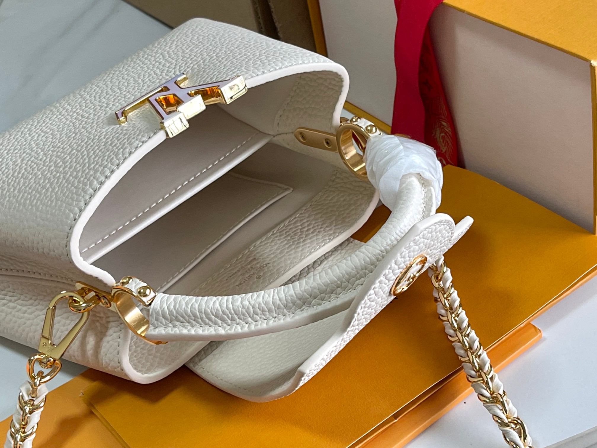 LV