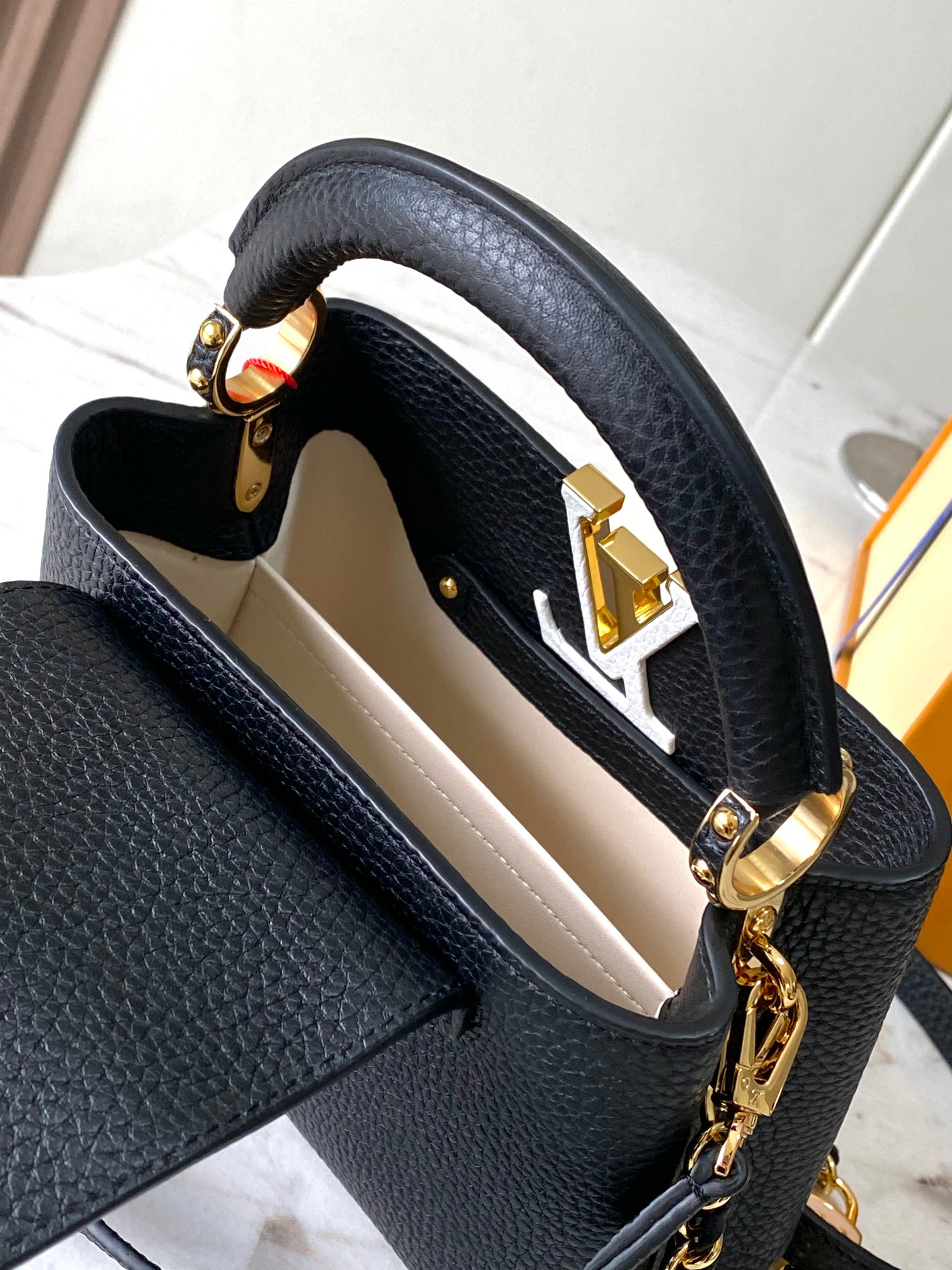 LV