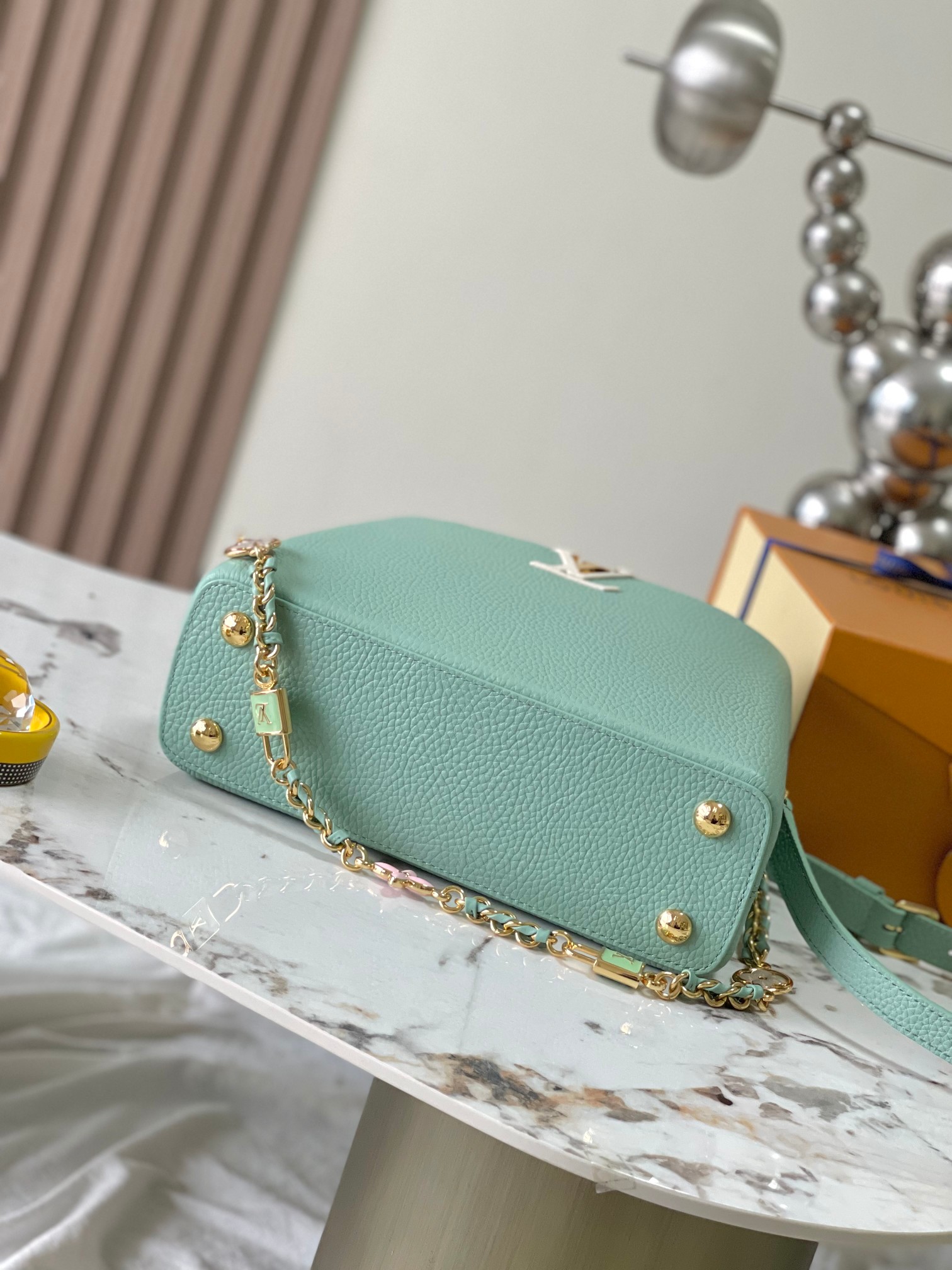 LV