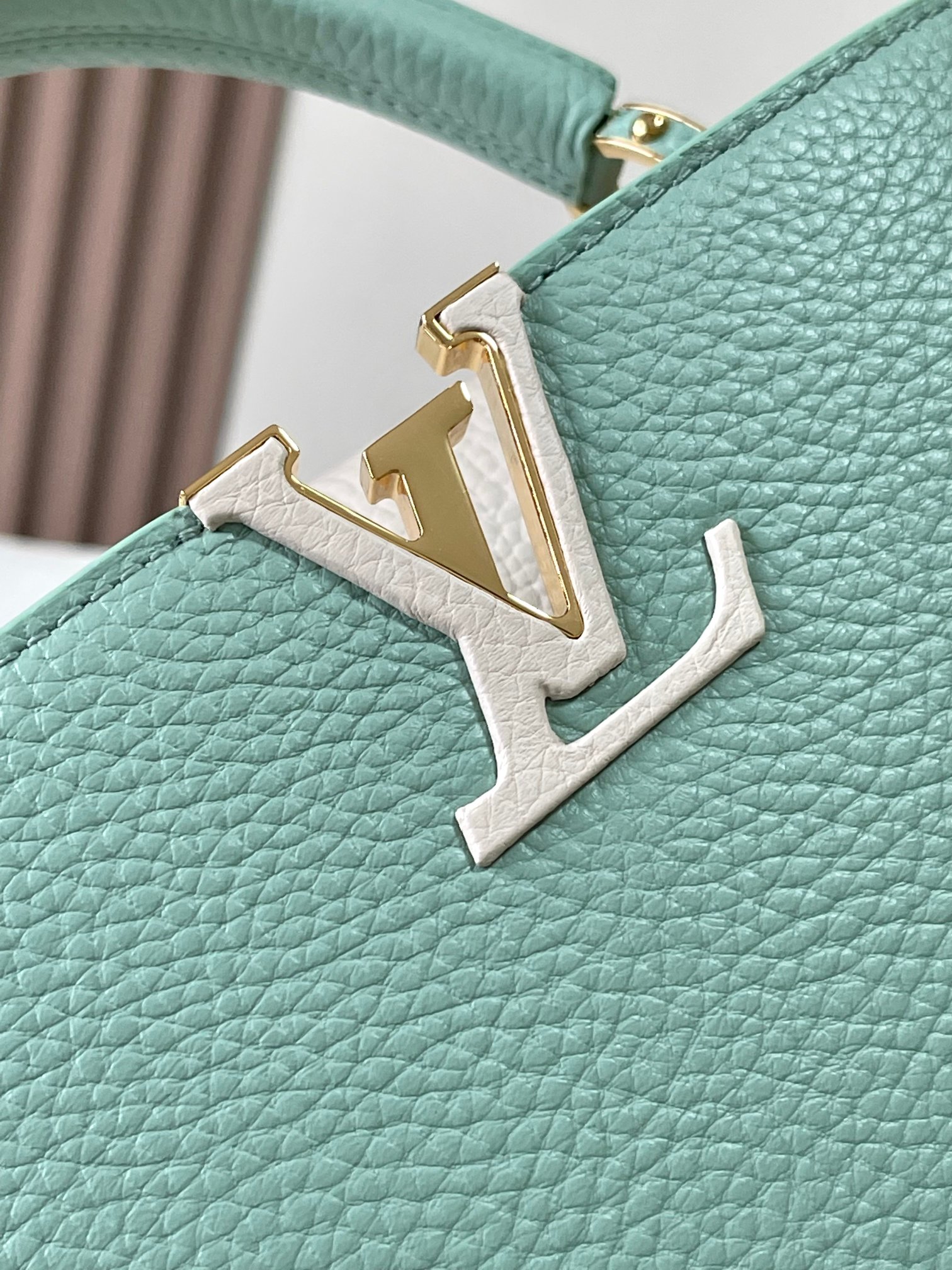 LV