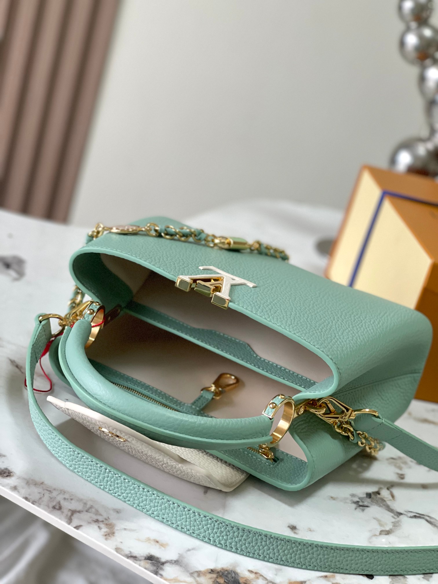 LV