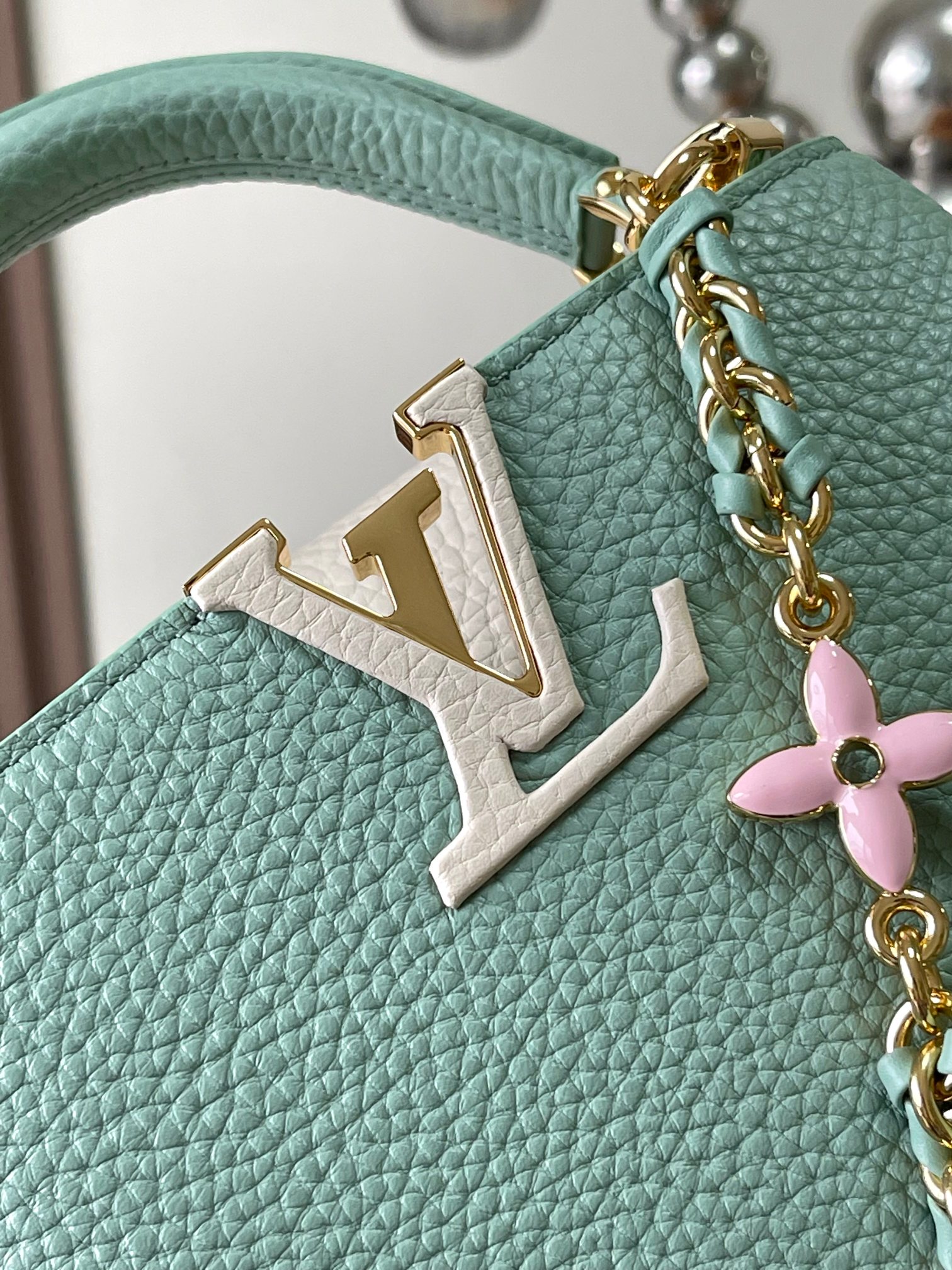 LV