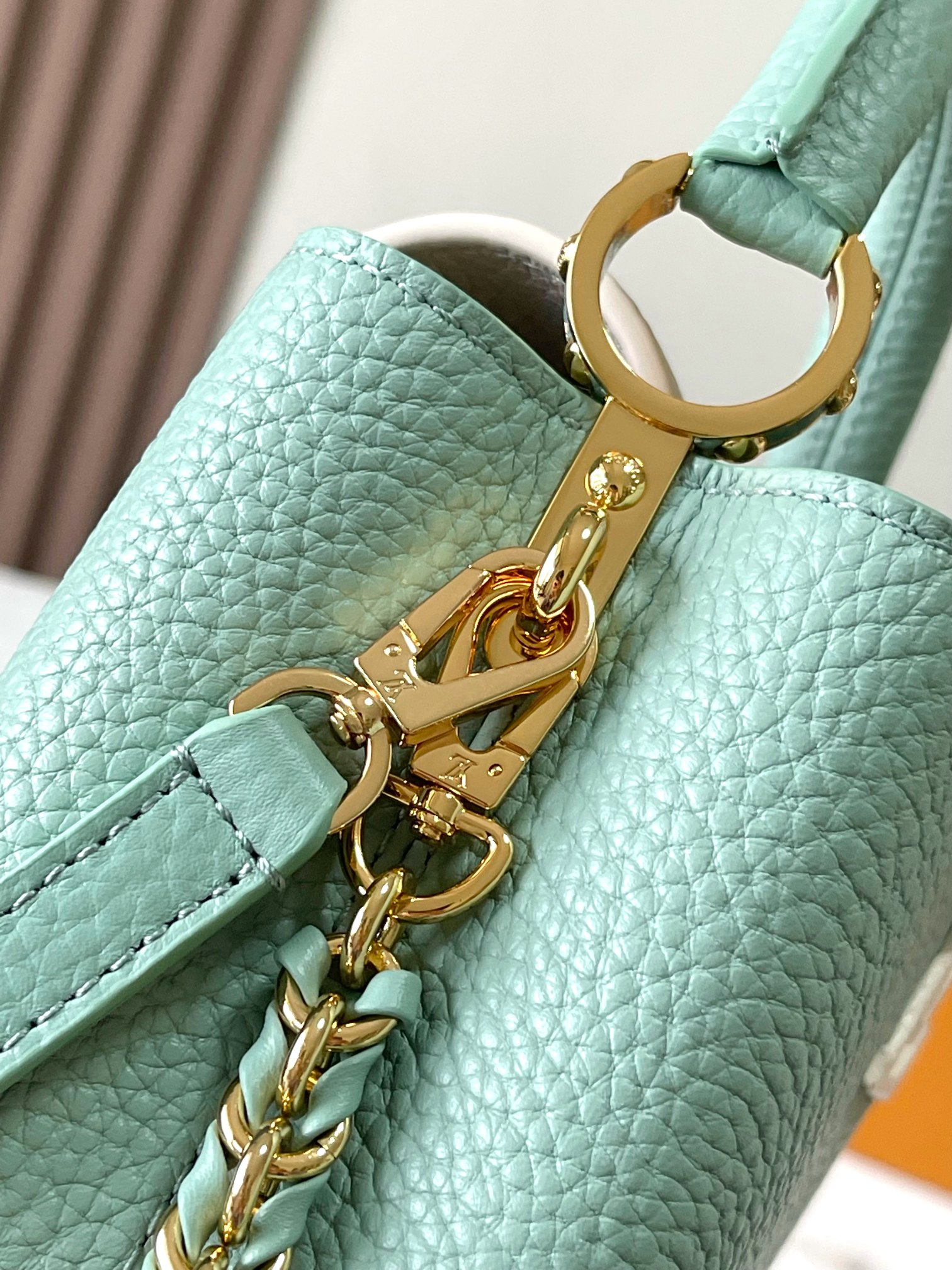 LV
