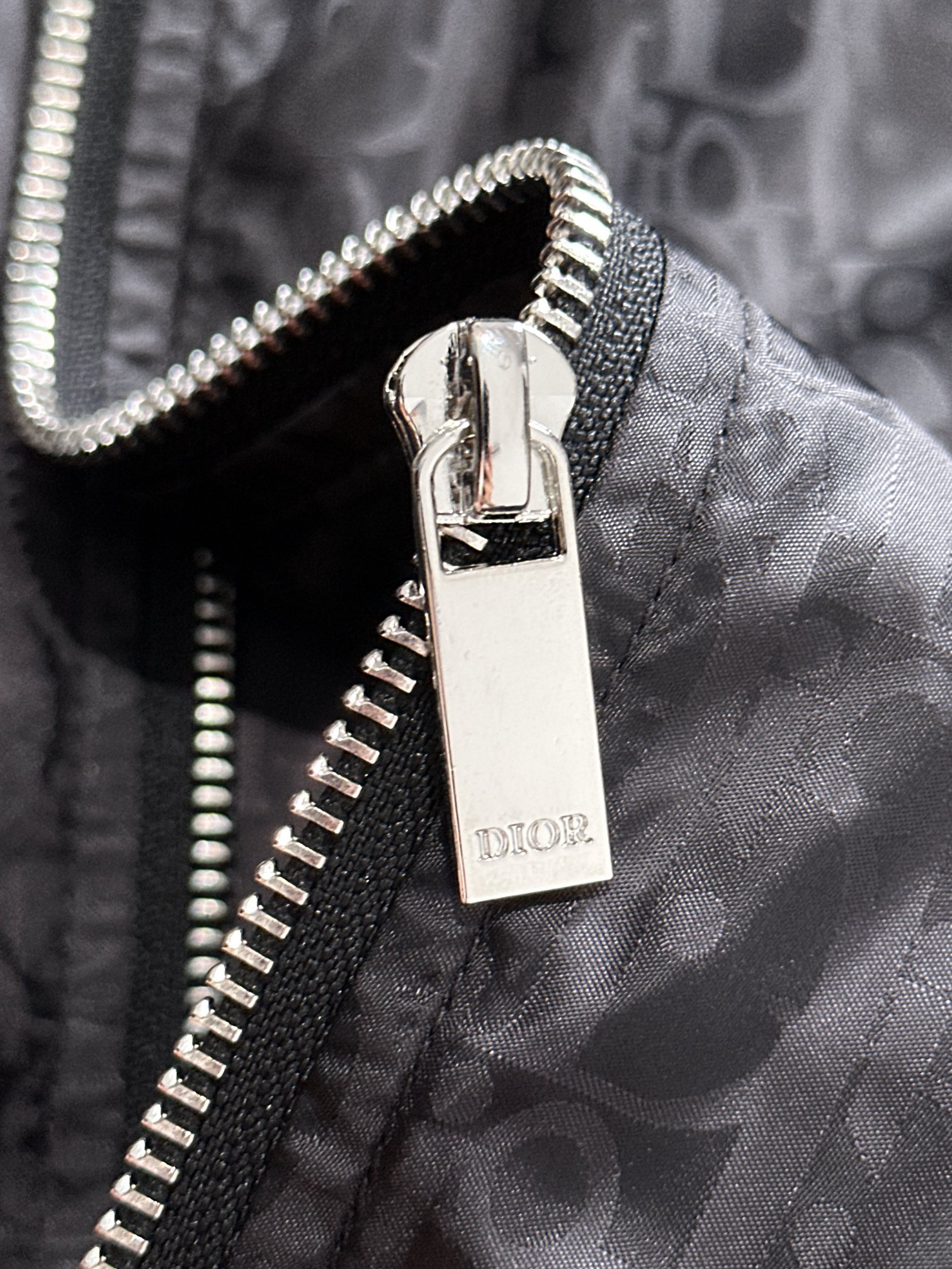 Hoodies & Sweatshirts