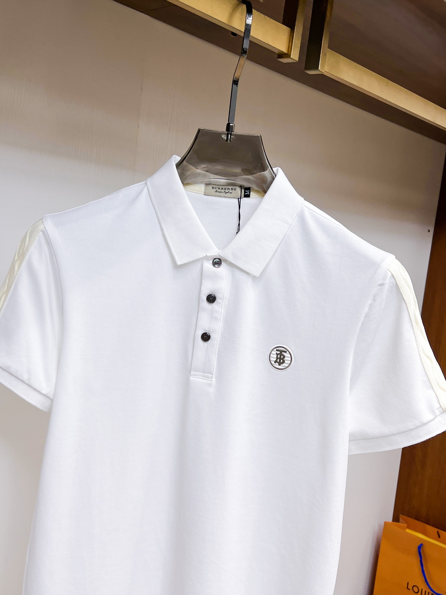 Polos