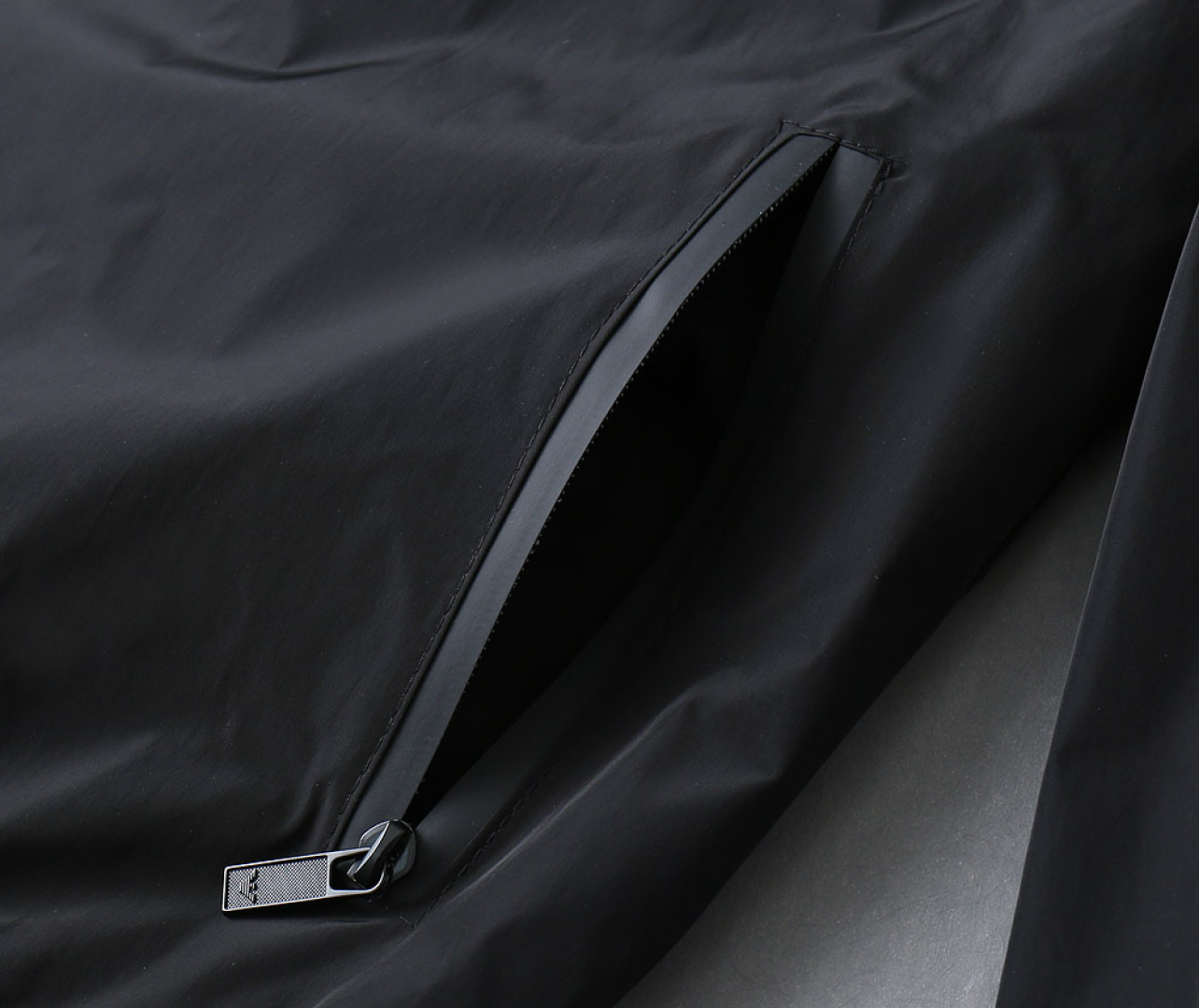 Hoodies & Sweatshirts