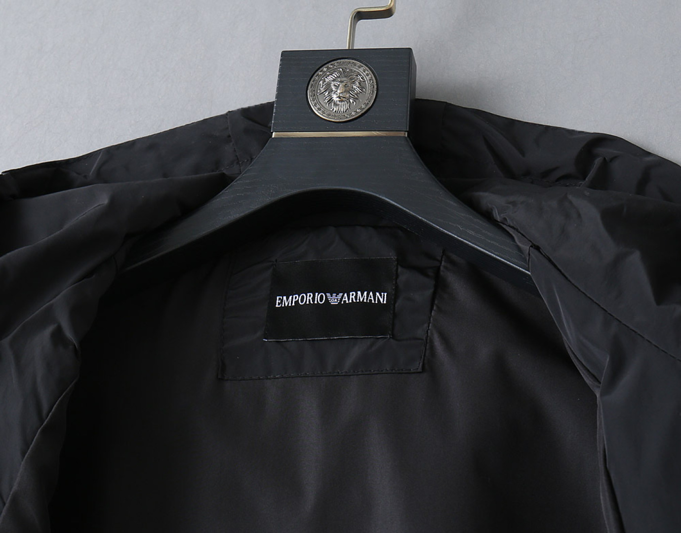 Hoodies & Sweatshirts