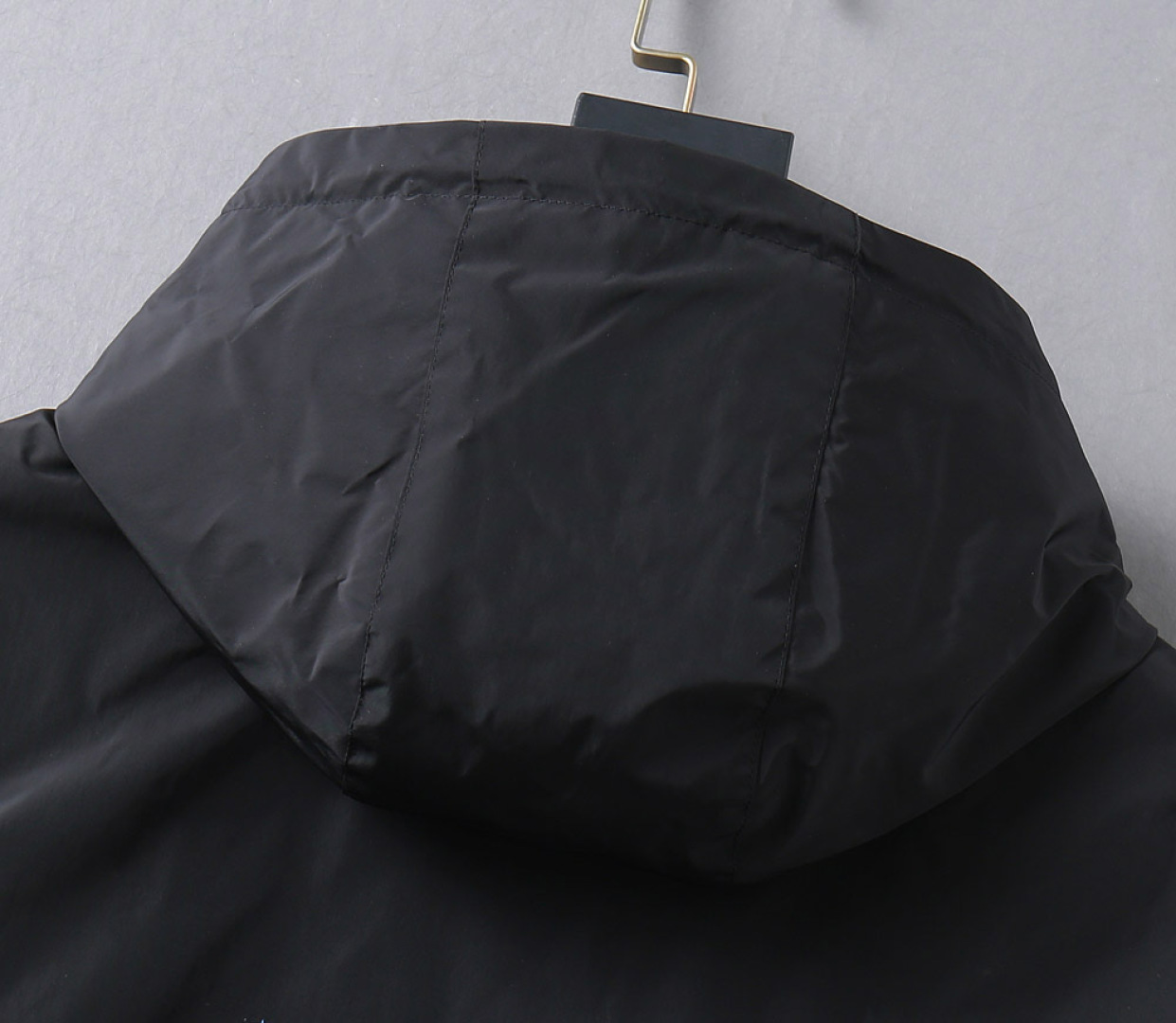 Hoodies & Sweatshirts