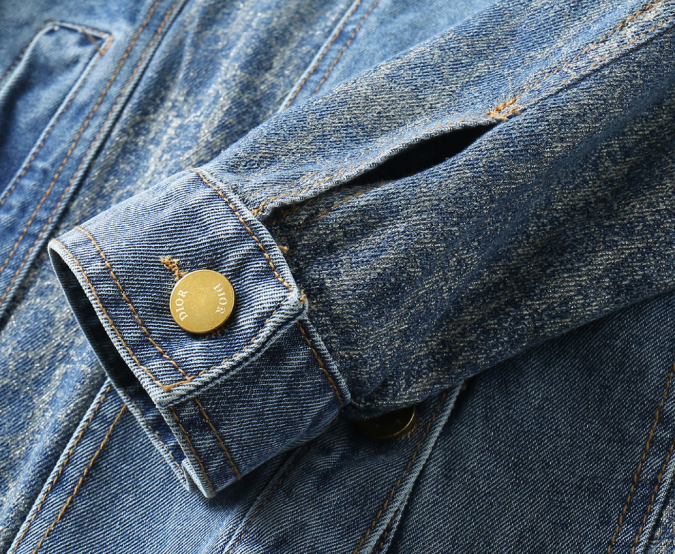 Coats & Jackets