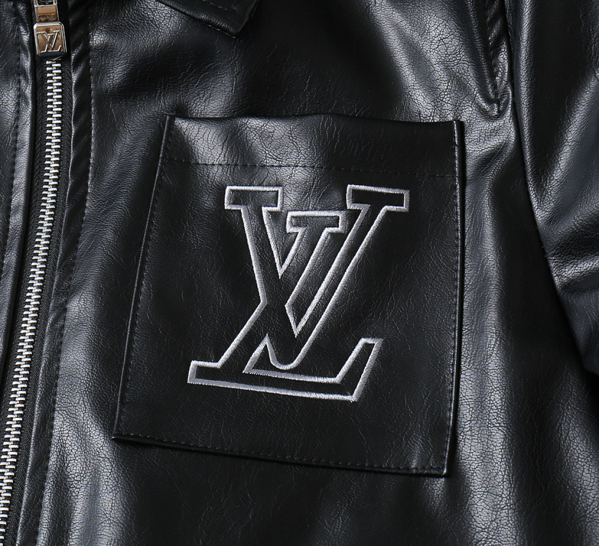 Hoodies & Sweatshirts