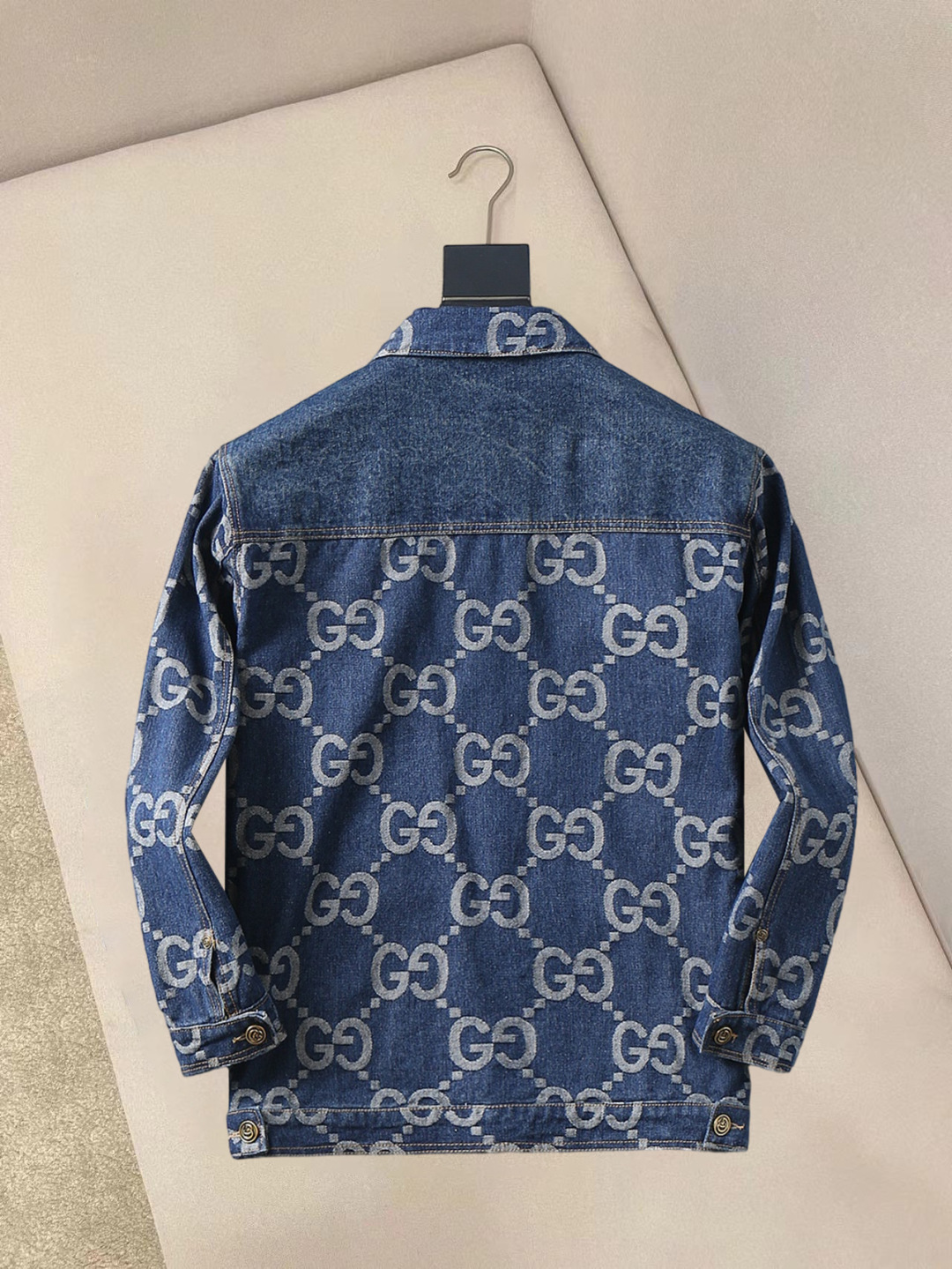 Coats & Jackets
